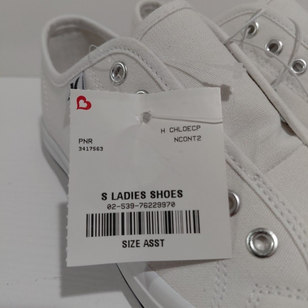 Hurley Chloe Womens White Slip On Canvas Sneakers Shoes Laceless 6.5M NEW - Picture 10 of 12